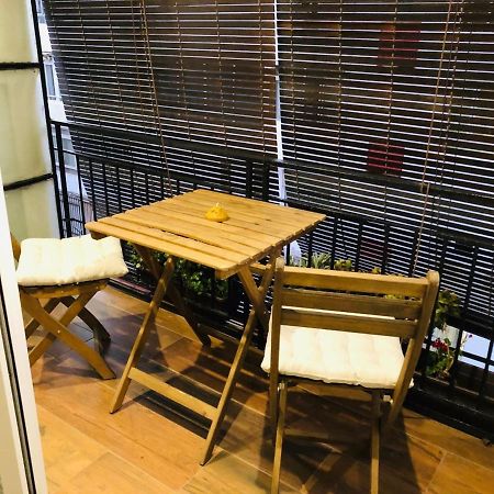 Petit Apartment Los Remedios Севиля Екстериор снимка