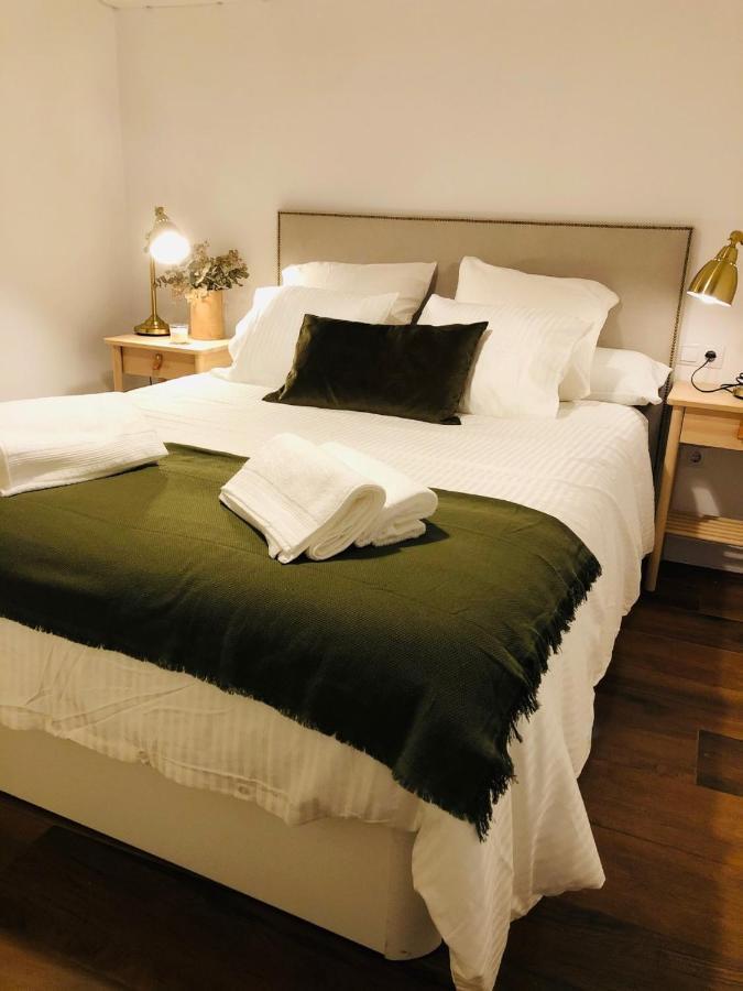 Petit Apartment Los Remedios Севиля Екстериор снимка