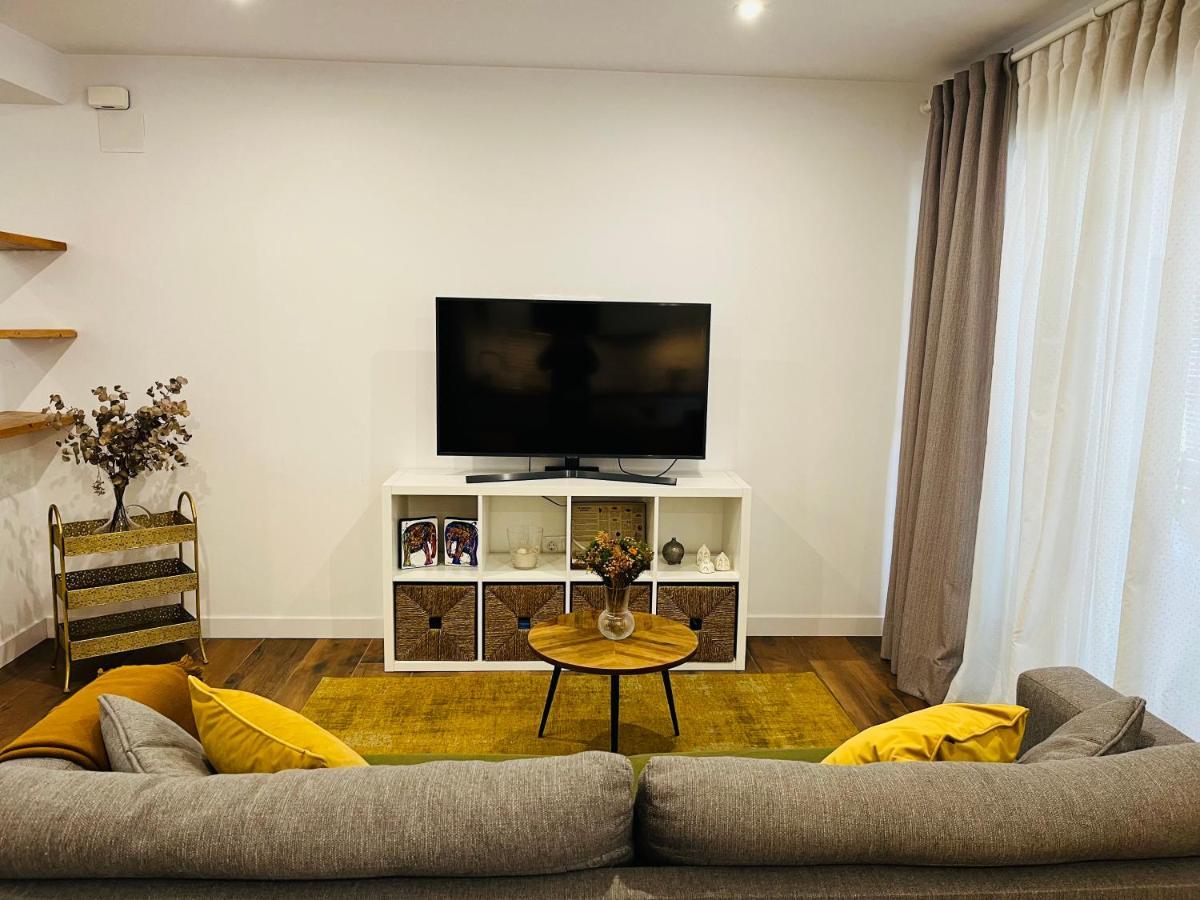 Petit Apartment Los Remedios Севиля Екстериор снимка