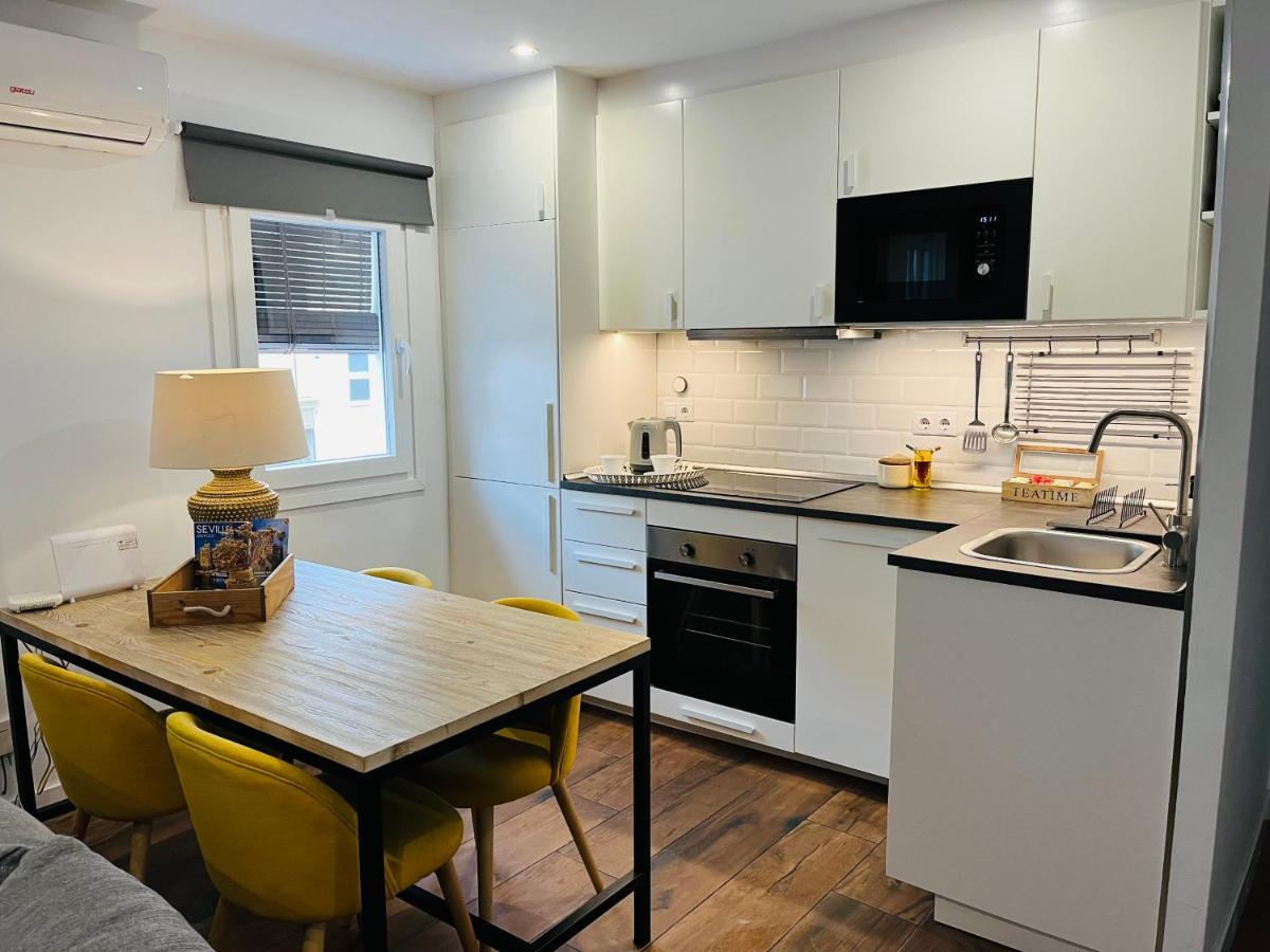 Petit Apartment Los Remedios Севиля Екстериор снимка