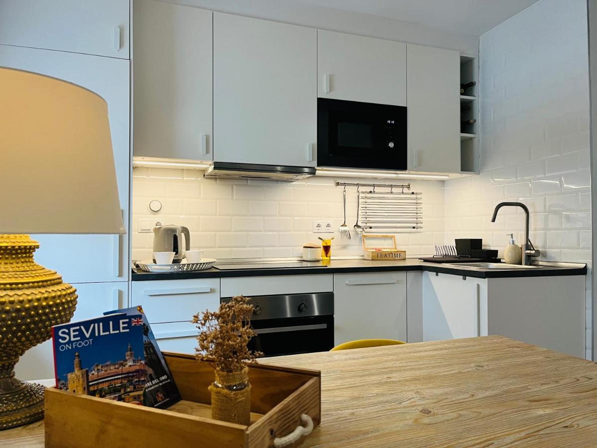 Petit Apartment Los Remedios Севиля Екстериор снимка